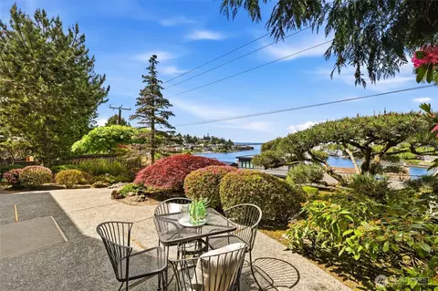 Exterior - 3607 W W Commodore Way, Seattle, WA 98199 photo 3 of 6