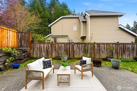 Exterior - 20229 29th Ave SE, Bothell, WA 98012 photo 5 of 9