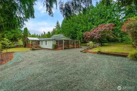 11814 4th St E, Edgewood, WA 98372
