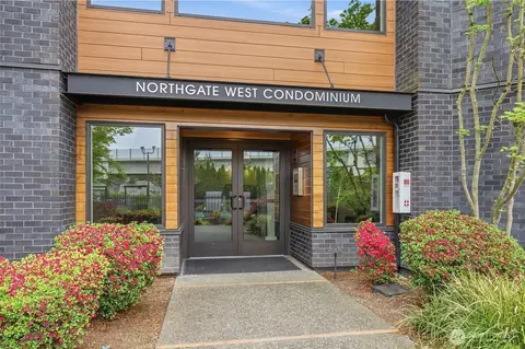 11300 1st Ave NE #322, Seattle, WA 98125