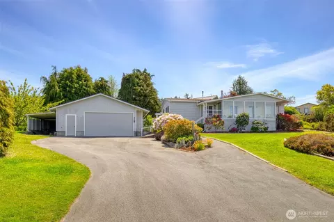 261 Dennis Blvd, Port Townsend, WA 98368