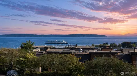 50 Pine St #202, Edmonds, WA 98020