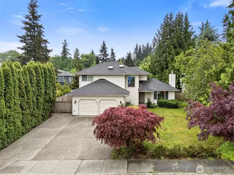816 151st Pl SW, Lynnwood, WA 98087