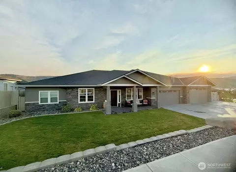 2858 SE Falcon View Dr, East Wenatchee, WA 98802