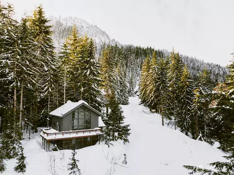 350 Rampart Dr, Snoqualmie Pass, WA 98068