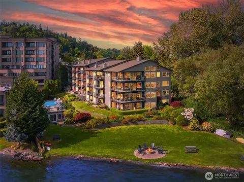 9201 NE Juanita Dr #403, Kirkland, WA 98034