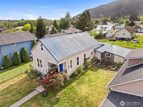 View/Area - 1218 Cedar St, Raymond, WA 98577 photo 2 of 4