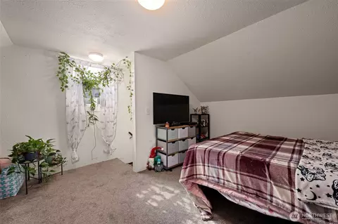 Bedroom - 1218 Cedar St, Raymond, WA 98577 photo 3 of 3