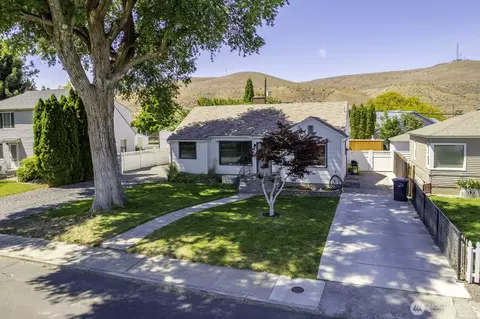 1017 SW C St, Ephrata, WA 98823