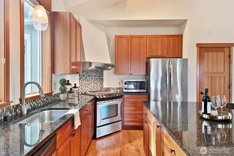 Kitchen - 259 Laurel Loop, Langley, WA 98260 photo 2 of 3