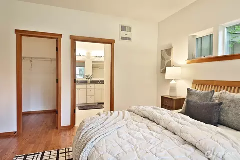 Bedroom - 259 Laurel Loop, Langley, WA 98260 photo 2 of 4