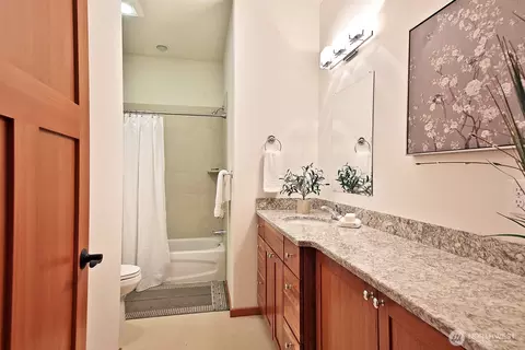 Bath - 259 Laurel Loop, Langley, WA 98260 photo 4 of 5