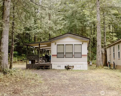 97 1 Goldrush Rd, Deming, WA 98244