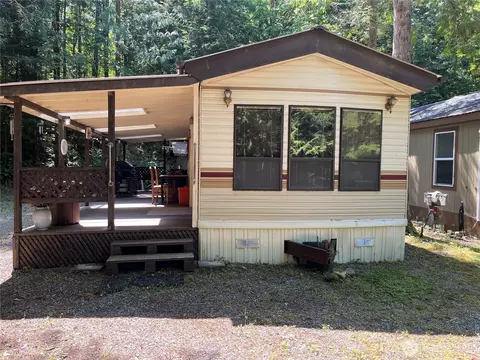 97 1 Goldrush Rd, Deming, WA 98244