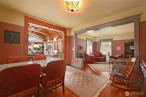 Dining - 10425 E Riverside Dr, Bothell, WA 98011 photo 4 of 4