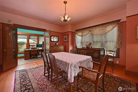 Dining - 10425 E Riverside Dr, Bothell, WA 98011 photo 2 of 4