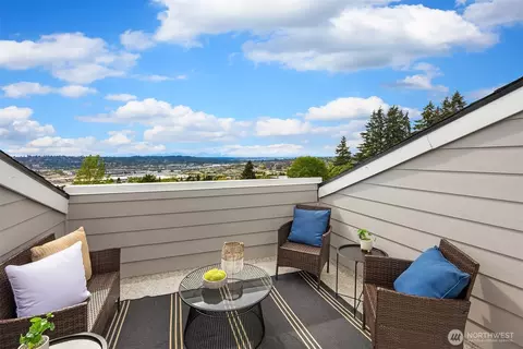4403 Greenwood Ave N #301, Seattle, WA 98103