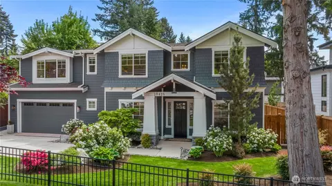 10425 NE 112th St, Kirkland, WA 98033