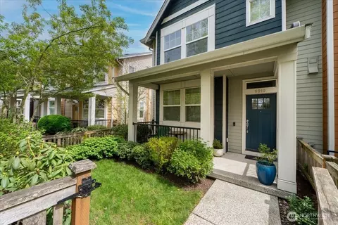 6910 31st Ave SW, Seattle, WA 98126