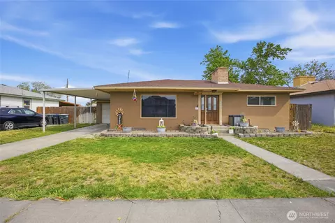 938 E Hill Ave, Moses Lake, WA 98837