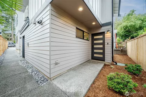 8510 15th Ave NE, Seattle, WA 98115