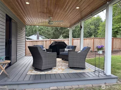 Exterior - 12531 48th Dr SE, Everett, WA 98208 photo 2 of 4