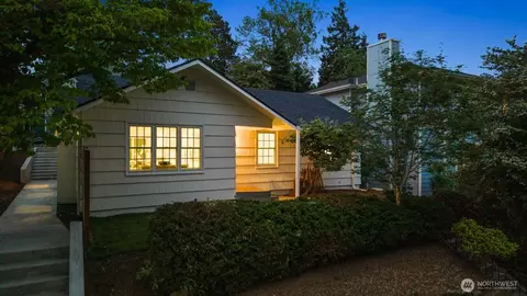 5810 57th Ave NE, Seattle, WA 98105