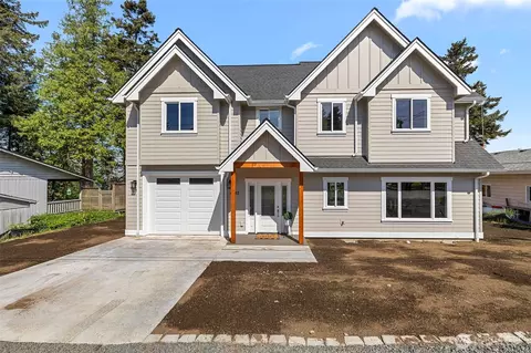 4982 Highland Dr, Blaine, WA 98230
