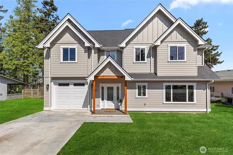 4982 Highland Dr, Blaine, WA 98230
