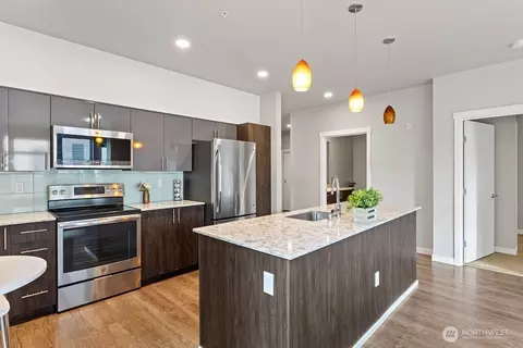 1085 103rd Ave NE #100, Bellevue, WA 98004