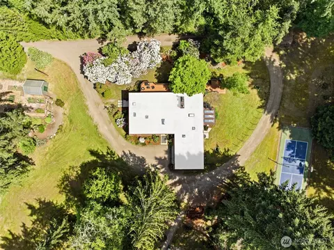 870 10th Ln, Fox Island, WA 98333