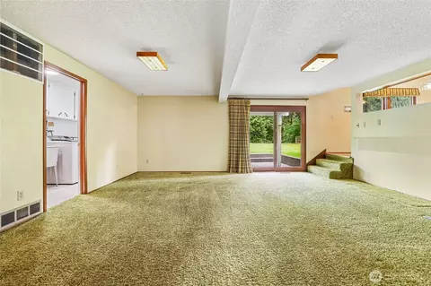 Living - 5401 Ocean Ave, Everett, WA 98203 photo 4 of 5