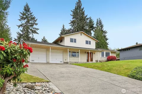 Exterior - 5401 Ocean Ave, Everett, WA 98203 photo 2 of 9