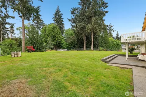 Exterior - 5401 Ocean Ave, Everett, WA 98203 photo 8 of 9