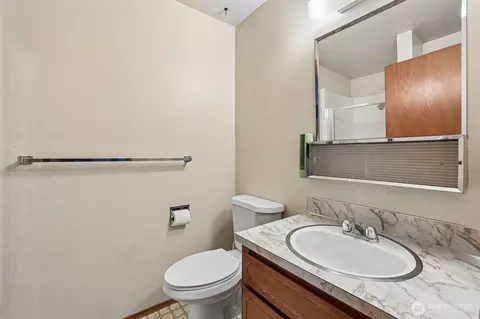 Bath - 5401 Ocean Ave, Everett, WA 98203 photo 1 of 4