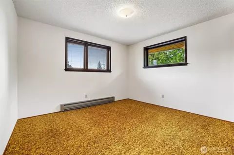 Bedroom - 5401 Ocean Ave, Everett, WA 98203 photo 4 of 6