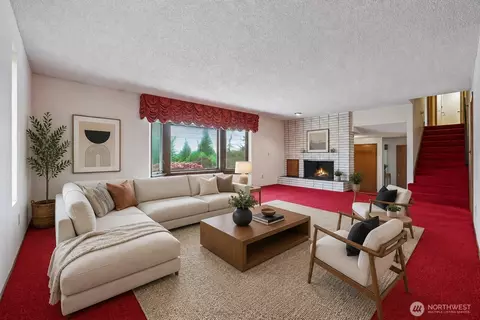 Living - 5401 Ocean Ave, Everett, WA 98203 photo 1 of 5