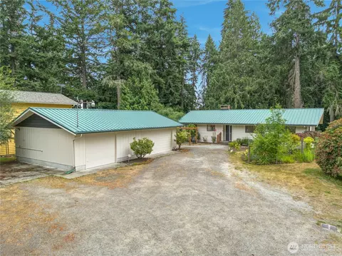 4270 Fir Dr NE, Bremerton, WA 98310