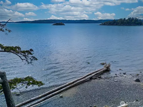 17946 Cobahud, La Conner, WA 98257