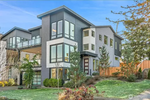 1113 N 39th Ct, Renton, WA 98056
