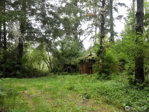14001 Birch St, Long Beach, WA 98631