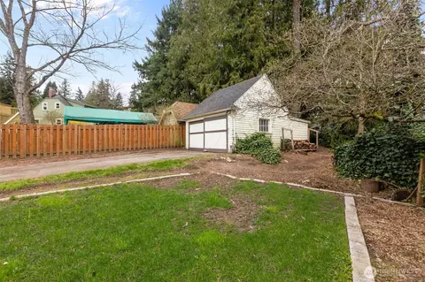 Exterior - 7030 Beverly Blvd, Everett, WA 98203 photo 6 of 10