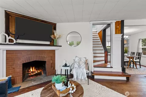 Living - 7030 Beverly Blvd, Everett, WA 98203 photo 3 of 3