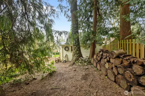 Exterior - 7030 Beverly Blvd, Everett, WA 98203 photo 10 of 10