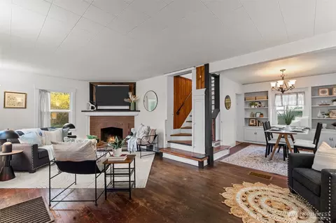 Living - 7030 Beverly Blvd, Everett, WA 98203 photo 1 of 3