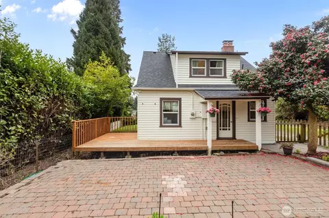Exterior - 7030 Beverly Blvd, Everett, WA 98203 photo 3 of 10
