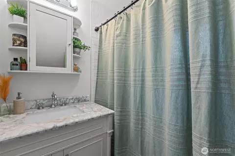 Bath - 7030 Beverly Blvd, Everett, WA 98203 photo 1 of 1