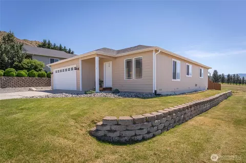 3935 NE Vista Del Rey Dr, East Wenatchee, WA 98802