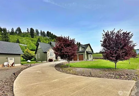 104 Hummingbird Ln, Silver Creek, WA 98585