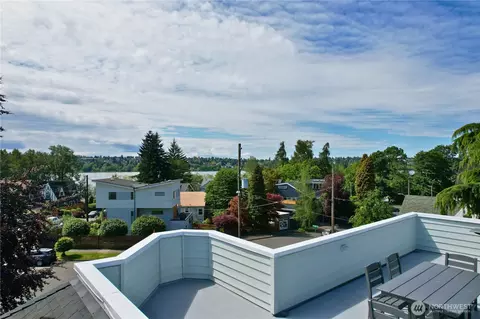 2107 N 63rd St, Seattle, WA 98103